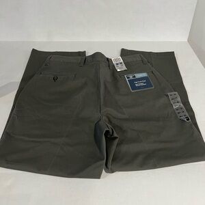 Pants Docker classic fit size 34x29